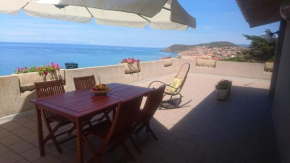 2 bedrooms appartement at Castelsardo 200 m away from the beach with sea view and furnished garden